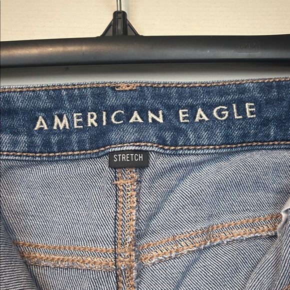 American Eagle Outfitters Mom Jeans - Picture 2 of 4